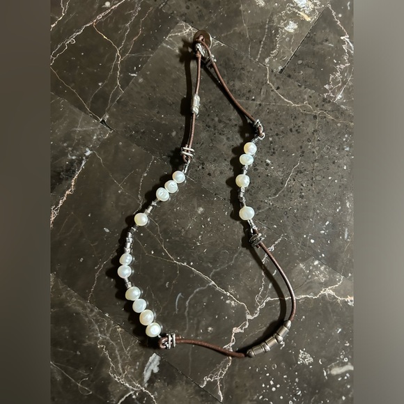 Siplada Freshwater Pearl and Leather Necklace - Picture 2 of 4